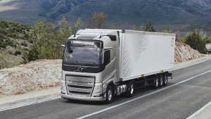 مقایسه فنی FH500 دیزل vs G13 500 LNG؛ موتور این کامیون‌ها چه تفاوتی با هم دارد؟