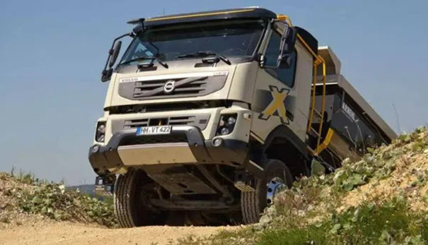 کامیون-کمپرسی-ولوو-FMX